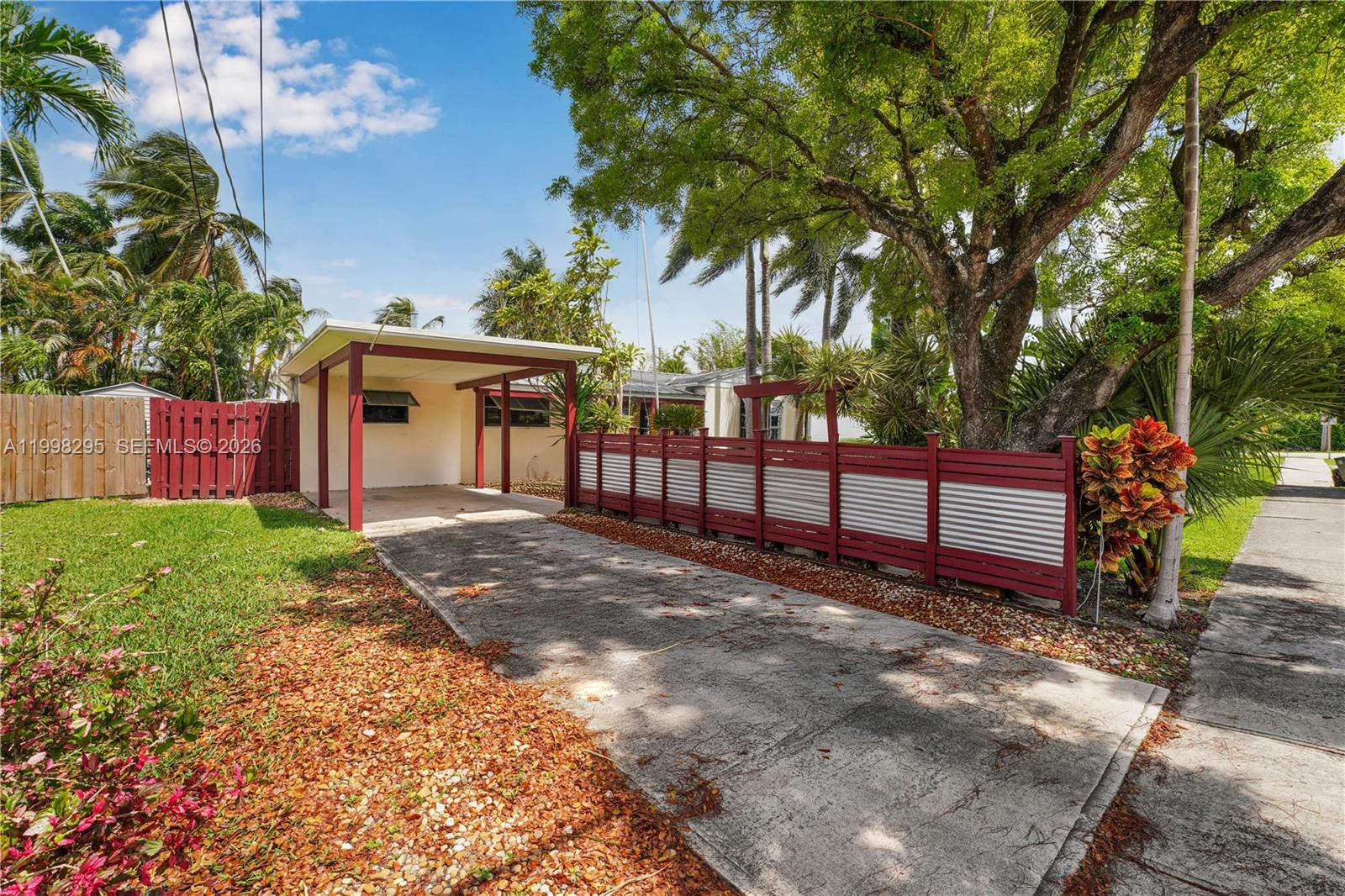 SOUTH NEW RIVER ISLES SEC - Residential