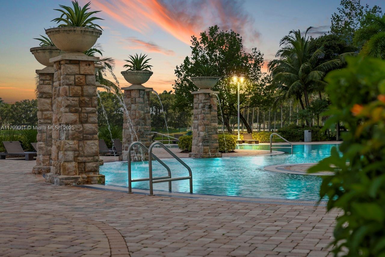 TAO SAWGRASS CONDOMINIUM - Residential