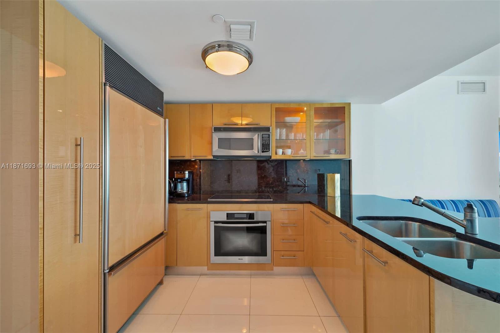 6801 Collins Ave 1204/1217
