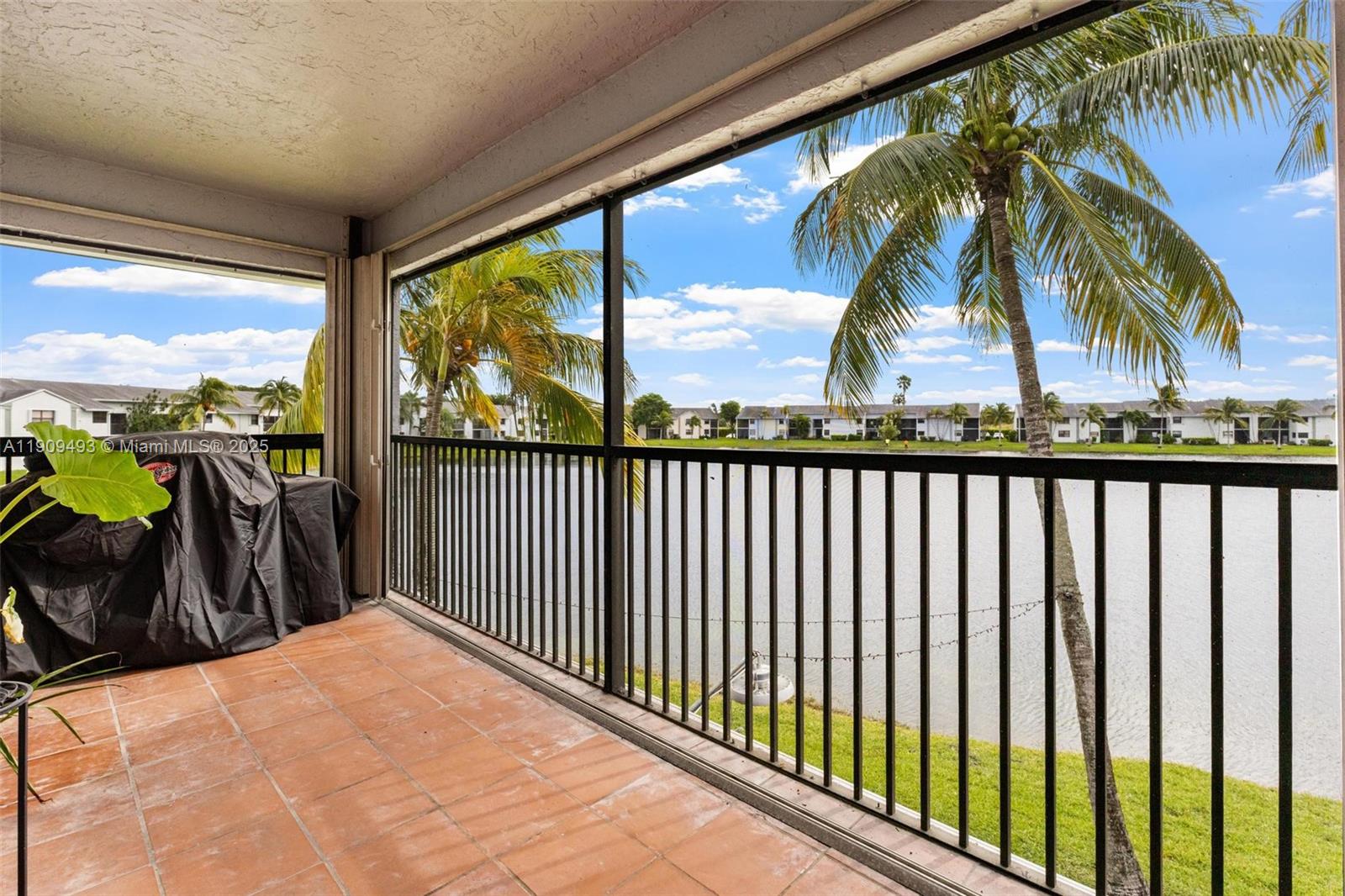 LAKESHORE CONDO 10 - Residential Lease