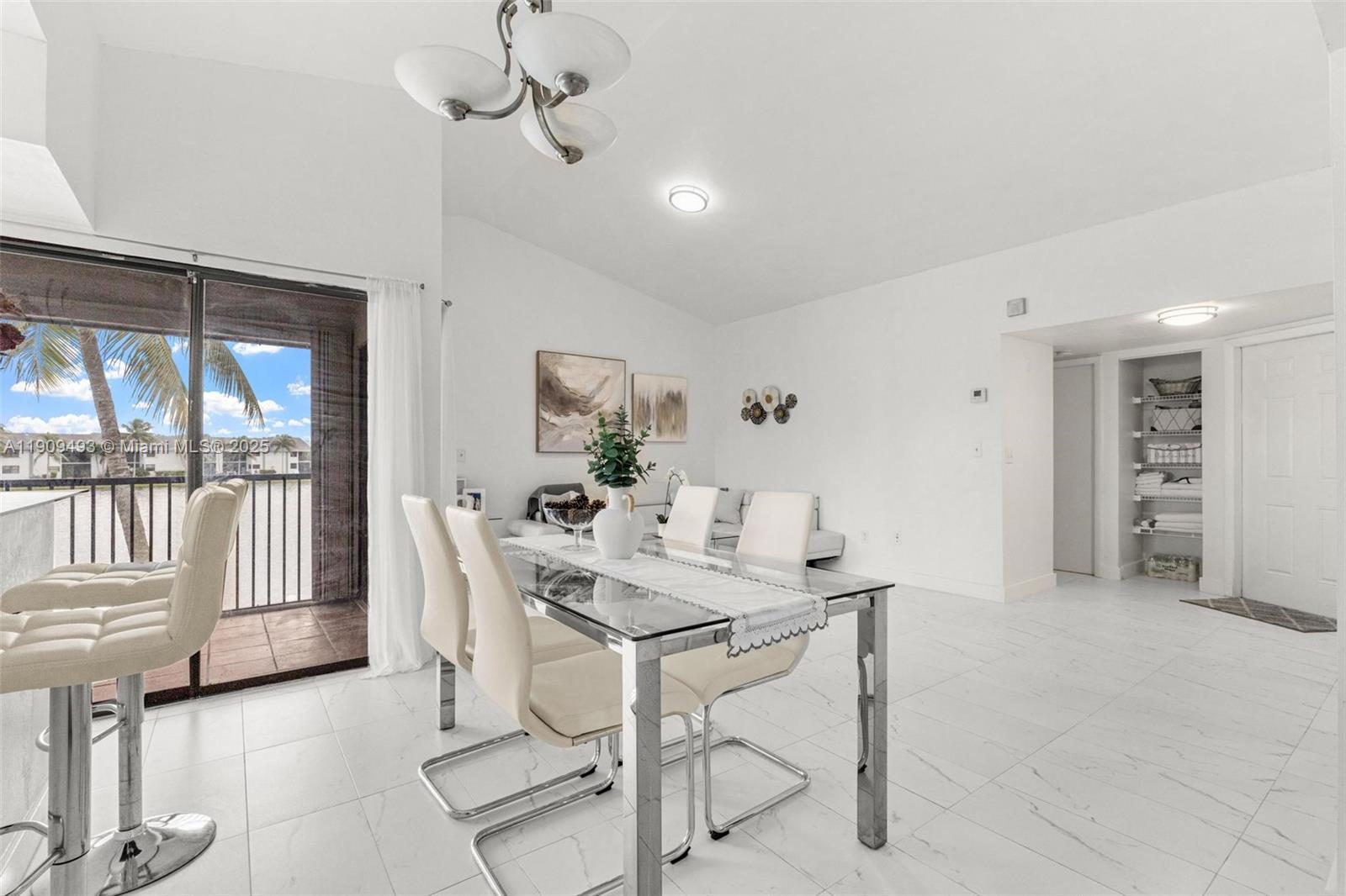 LAKESHORE CONDO 10 - Residential Lease