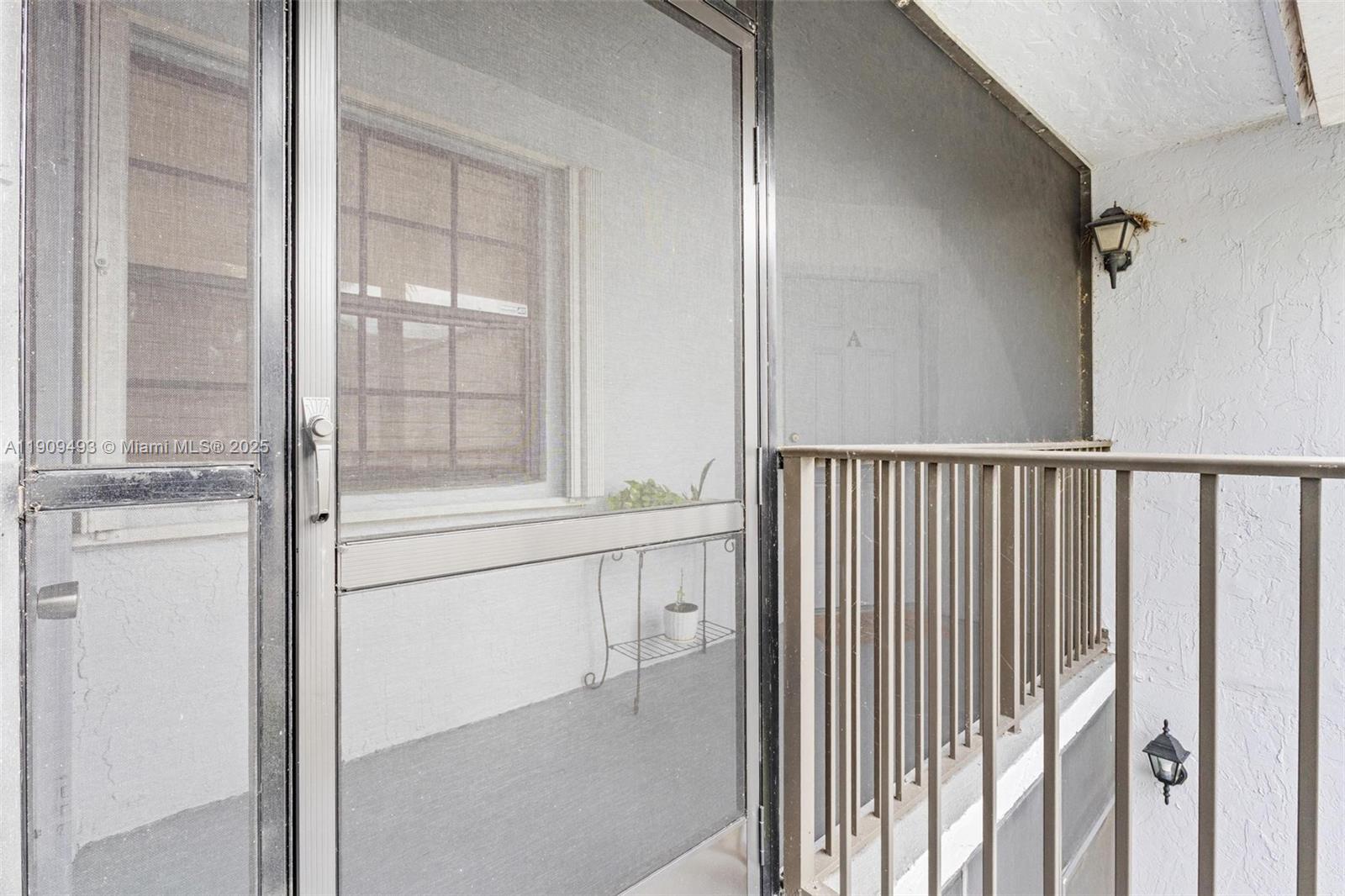 LAKESHORE CONDO 10 - Residential Lease