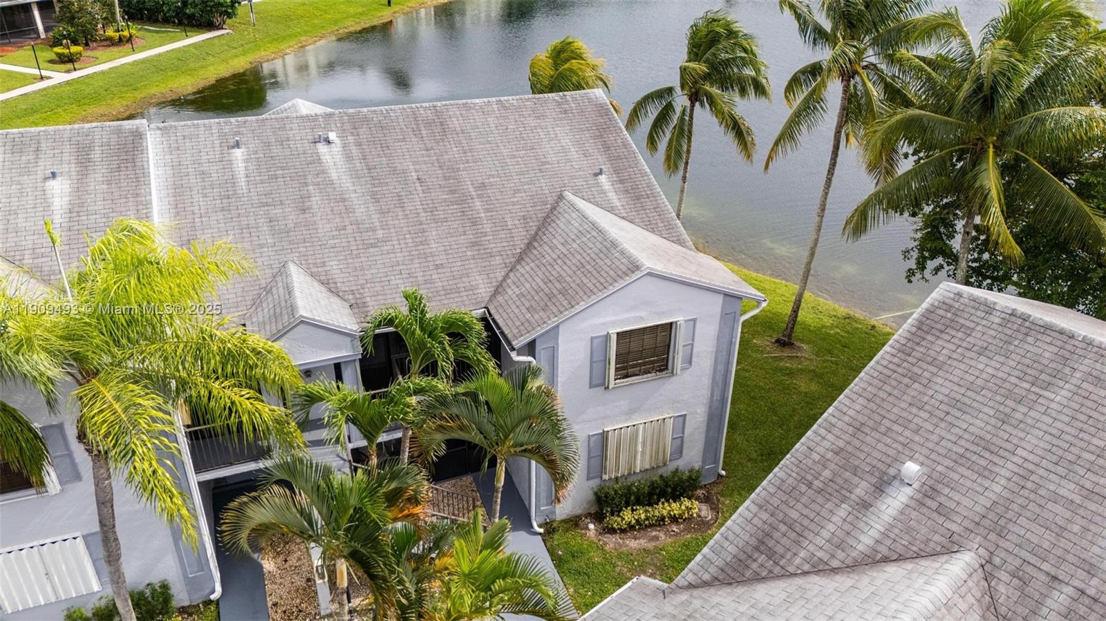 LAKESHORE CONDO 10 - Residential Lease