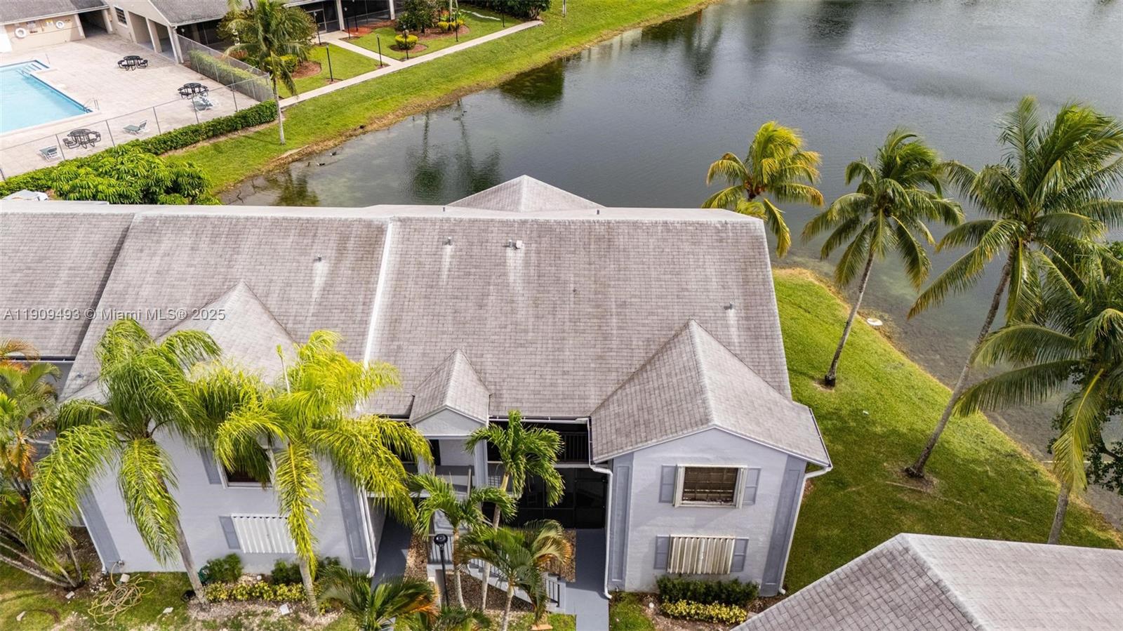 LAKESHORE CONDO 10 - Residential Lease