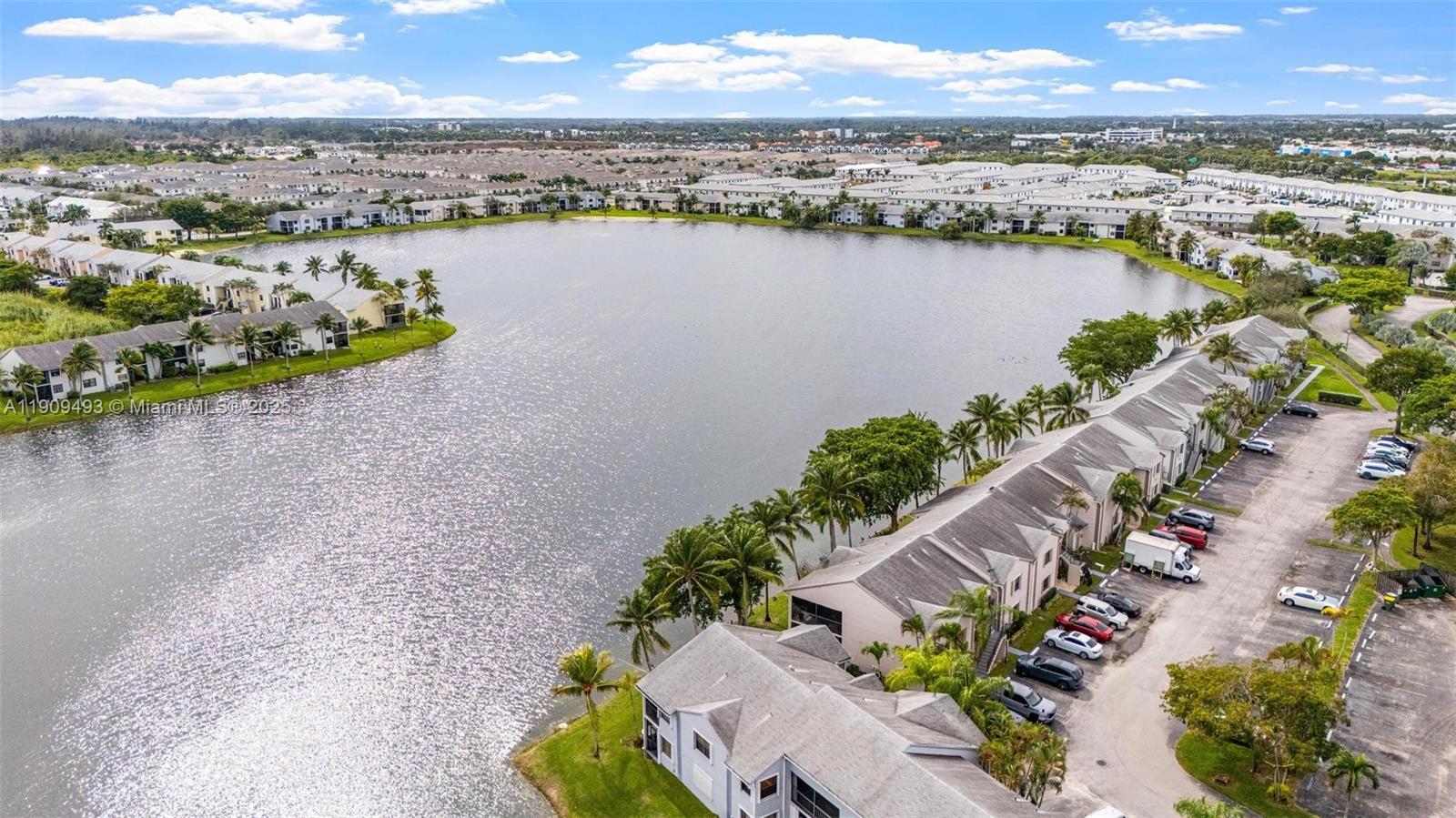 LAKESHORE CONDO 10 - Residential Lease