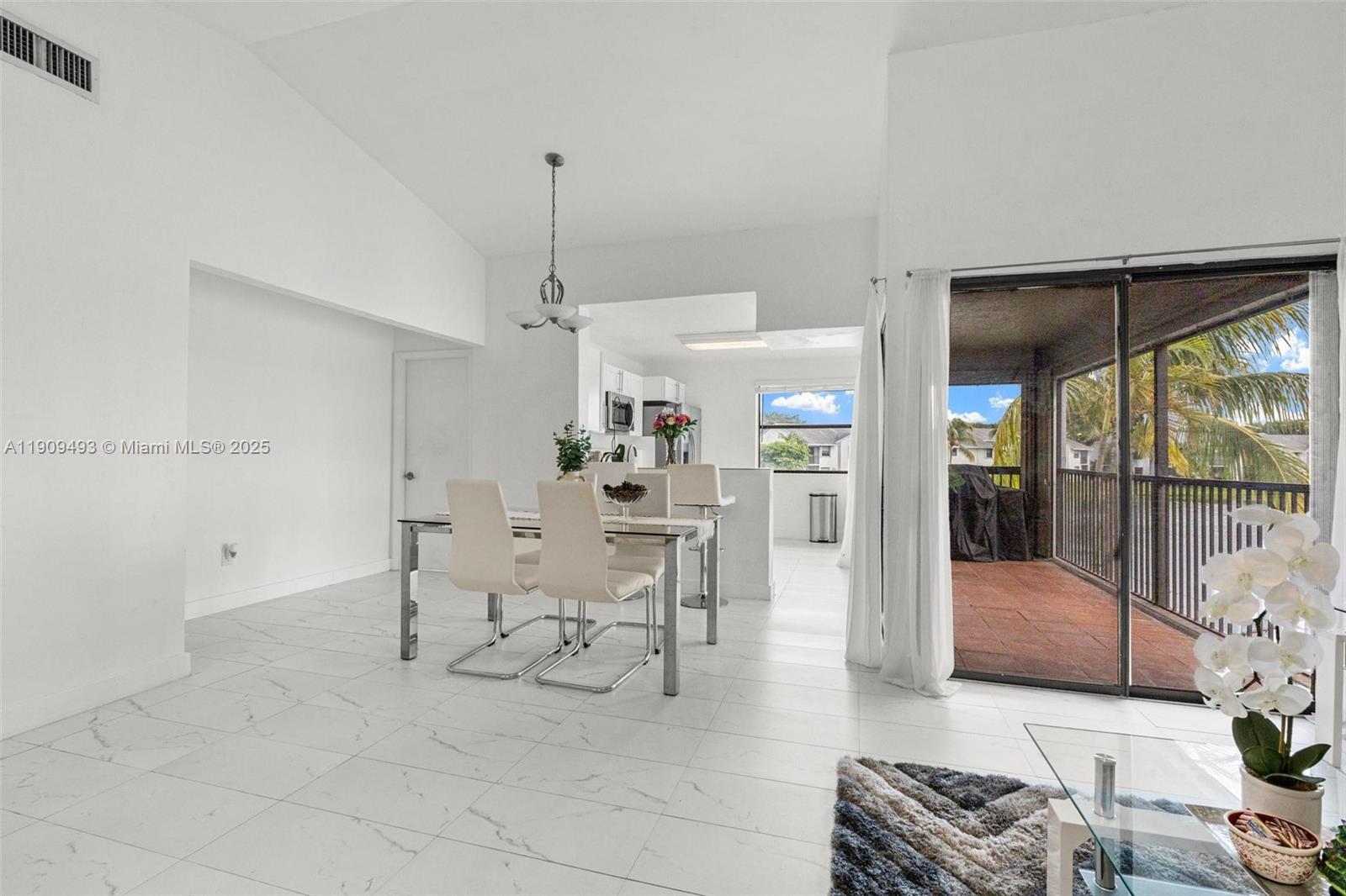 LAKESHORE CONDO 10 - Residential Lease