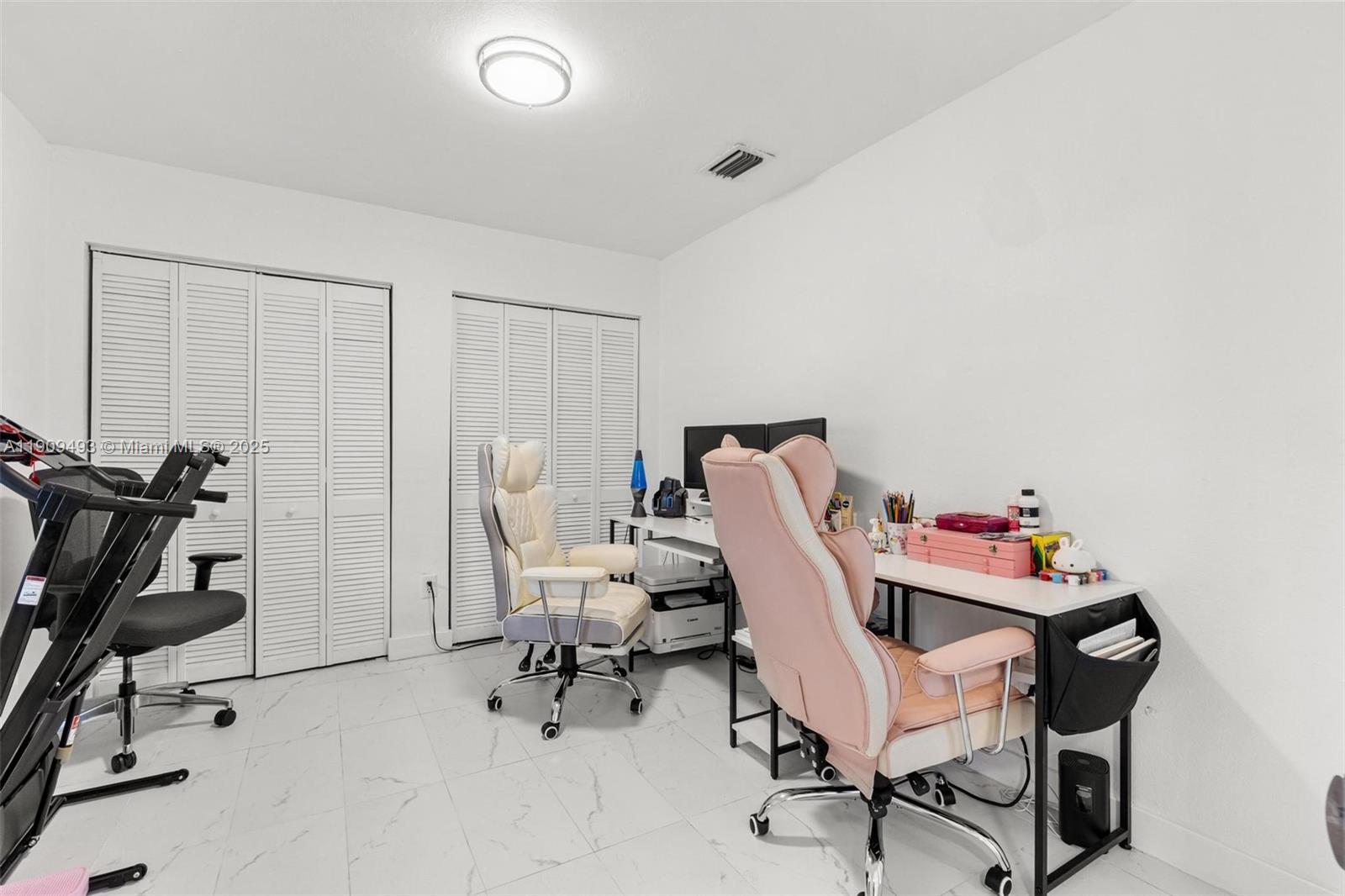 LAKESHORE CONDO 10 - Residential Lease