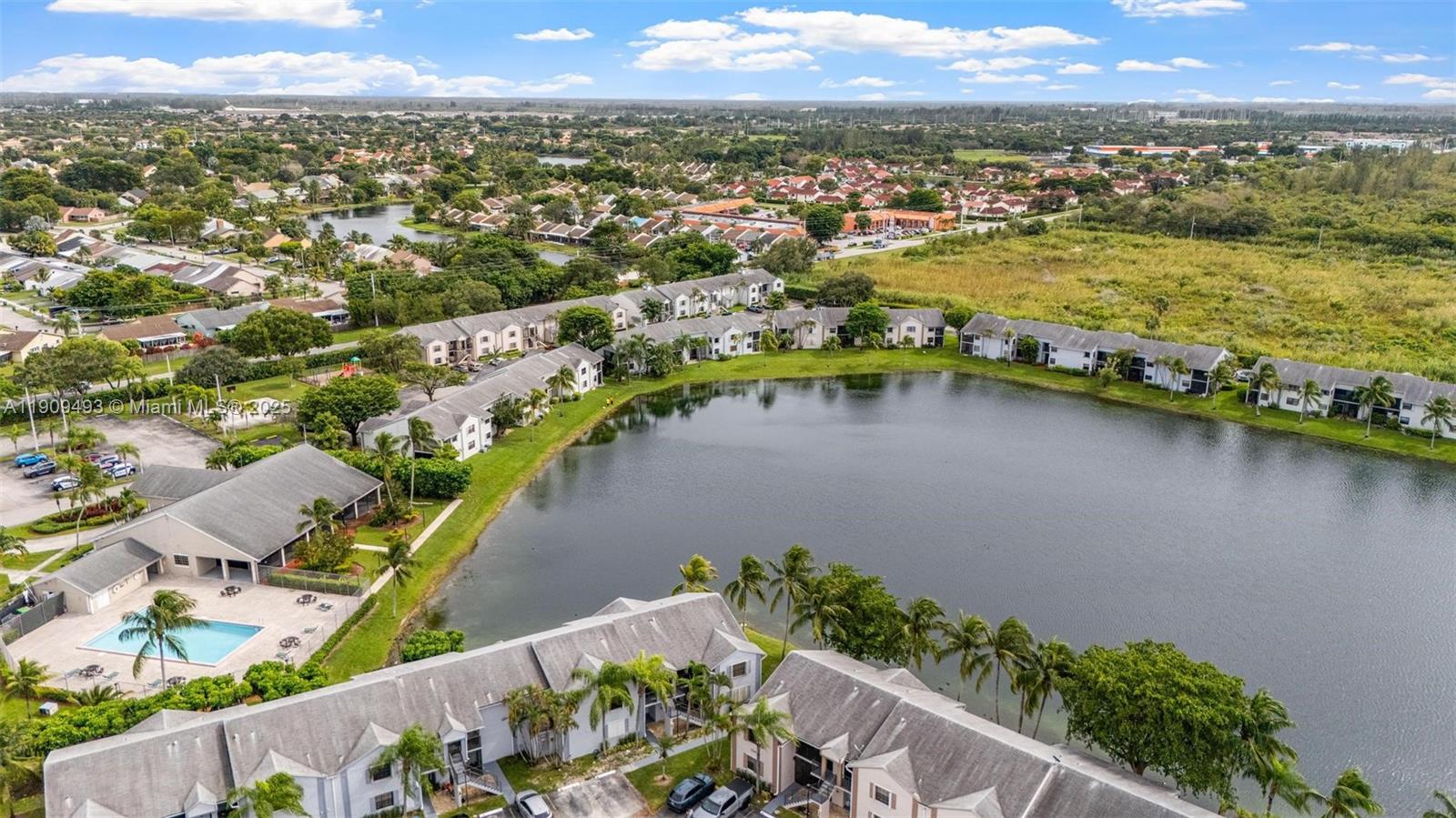 LAKESHORE CONDO 10 - Residential Lease