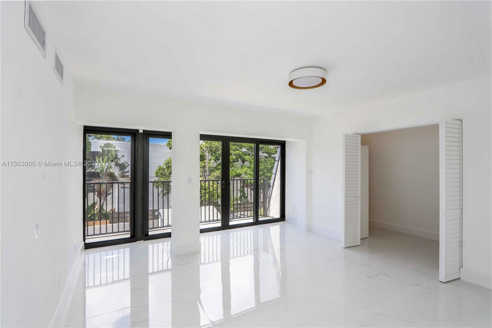 KEY TOWNHOUSE CONDO - Residential
