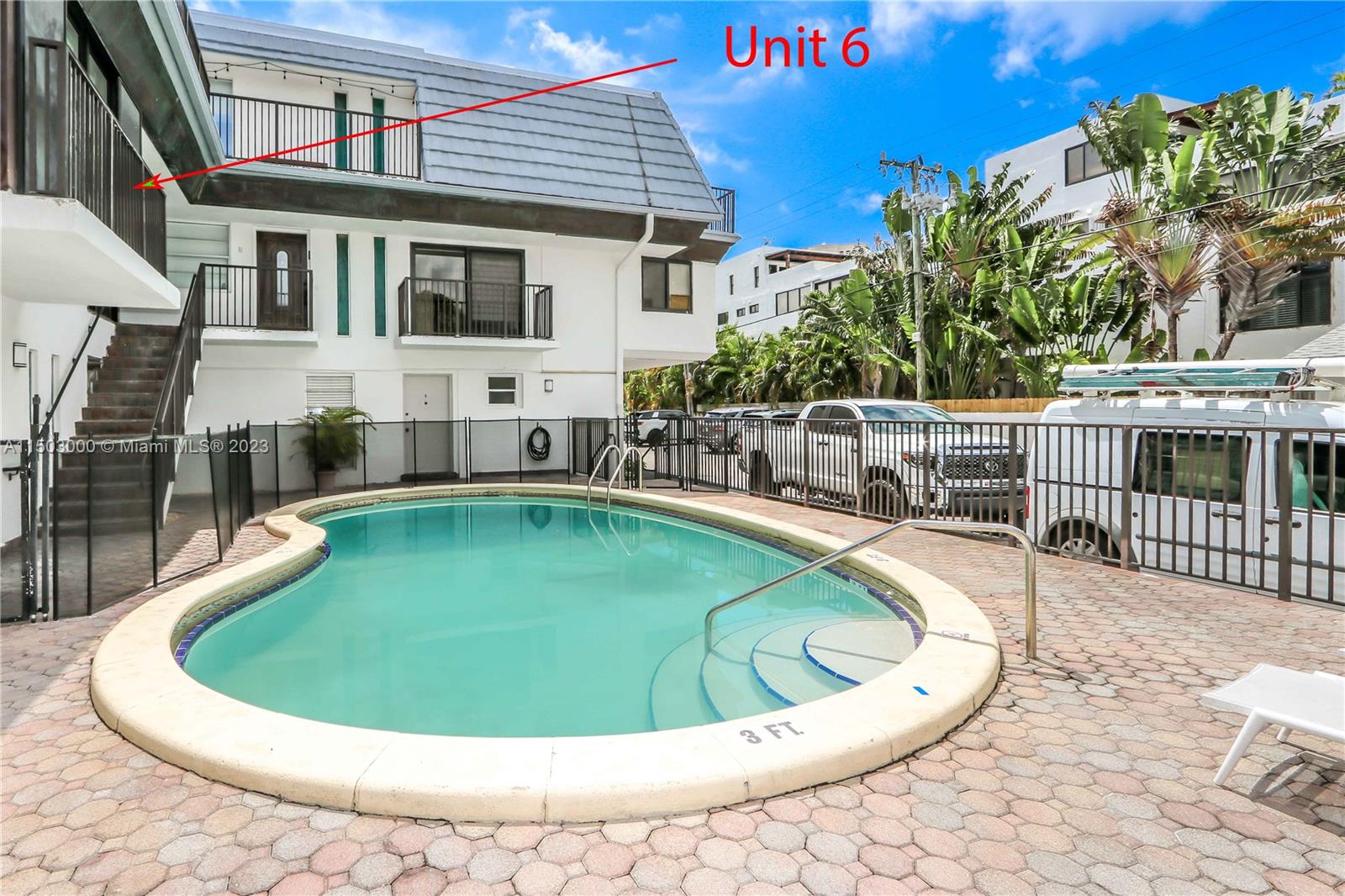 KEY TOWNHOUSE CONDO - Residential