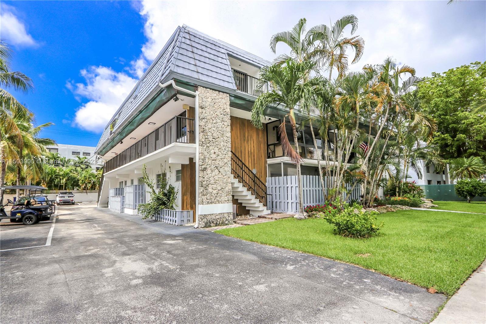 KEY TOWNHOUSE CONDO - Residential