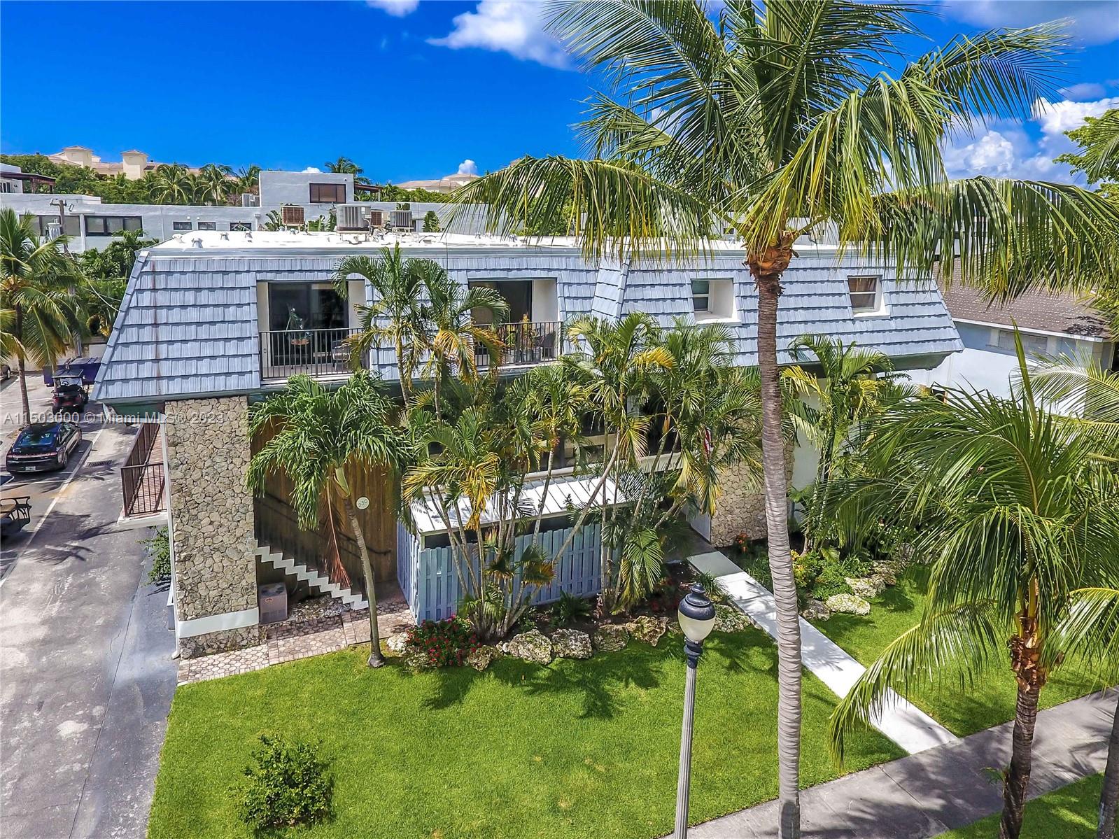 KEY TOWNHOUSE CONDO - Residential