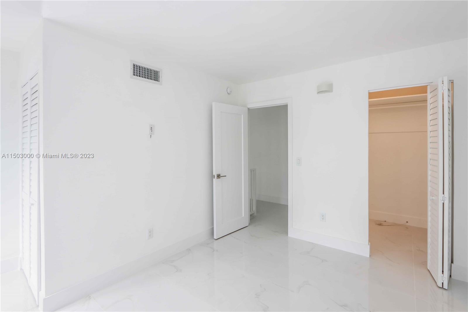 KEY TOWNHOUSE CONDO - Residential