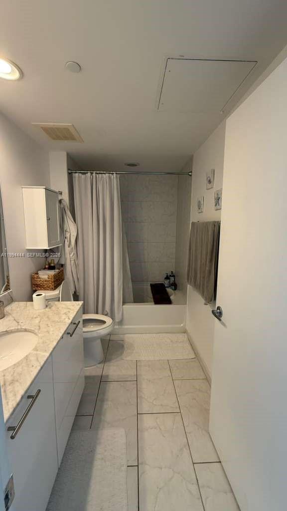 THE PLAZA 901 BRICKELL CO - Residential Lease