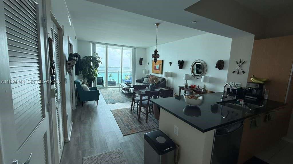 THE PLAZA 901 BRICKELL CO - Residential Lease