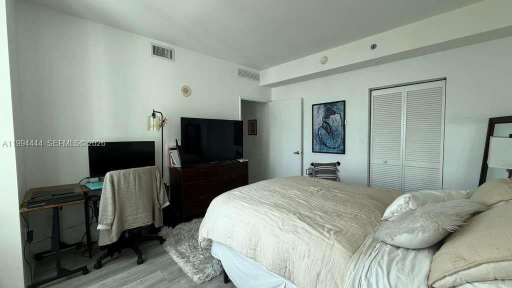 THE PLAZA 901 BRICKELL CO - Residential Lease