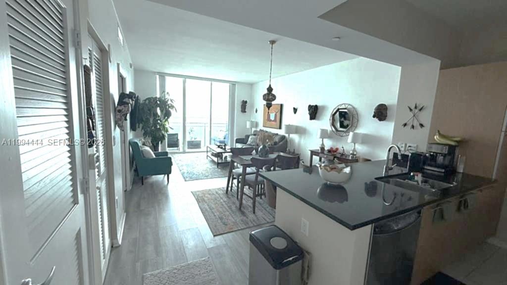 THE PLAZA 901 BRICKELL CO - Residential Lease