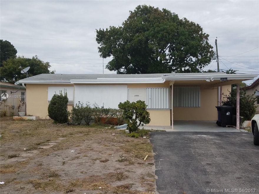 BRIGHT, LARGE AND SPACIOUS 5 BEDROOM HOME, TOTALLY RENOVATED! CENTRAL AC, WASHER DRYER HOOK UPS, ALL TILED WITH NEW KITCHEN AND BATHROOMS.  MUST SEE. QUIET NEIGHBORHOOD.  SECTION 8 OK.