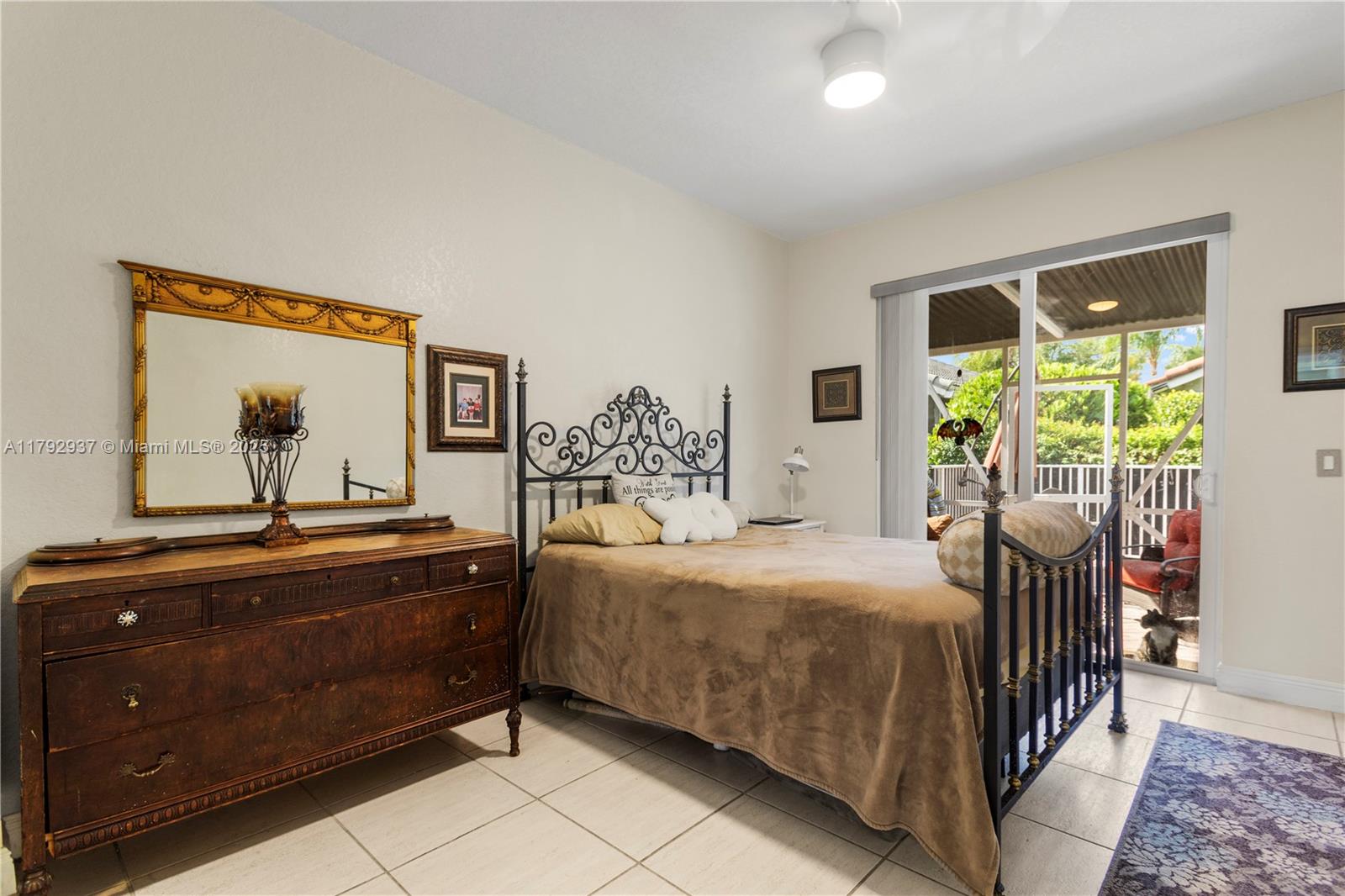 LAKEVIEW DRIVE SUBDIVISIO - Residential