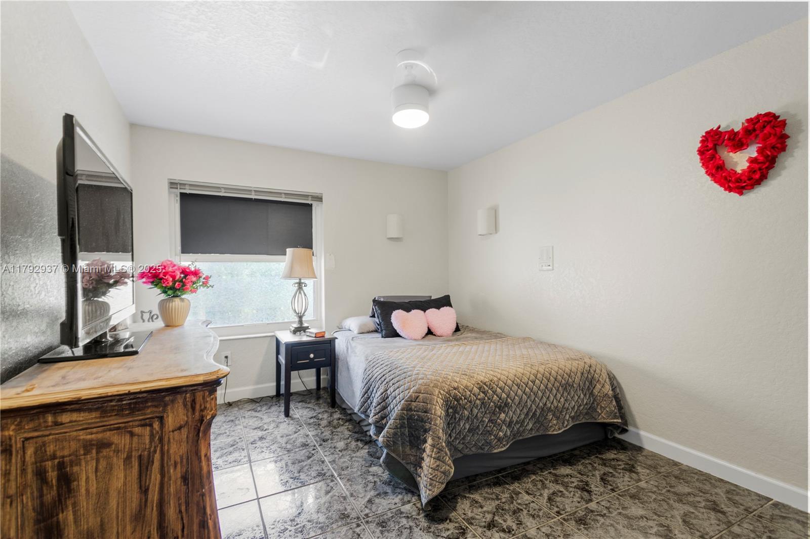 LAKEVIEW DRIVE SUBDIVISIO - Residential