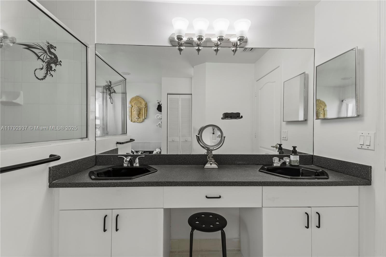 LAKEVIEW DRIVE SUBDIVISIO - Residential