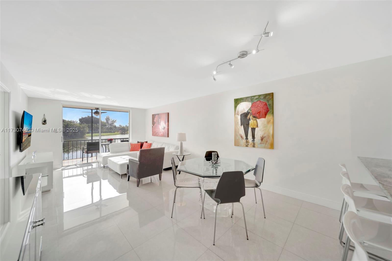HOLLYBROOK GOLF AND TENNIS - Residential