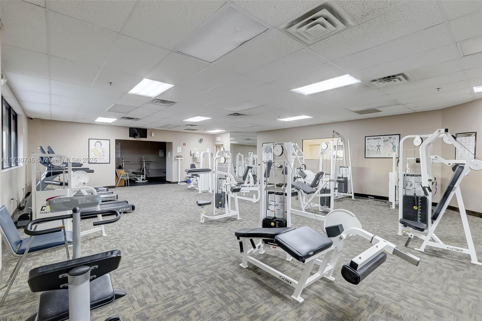 HOLLYBROOK GOLF AND TENNIS - Residential