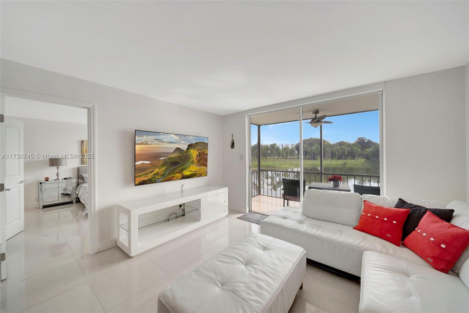 HOLLYBROOK GOLF AND TENNIS - Residential