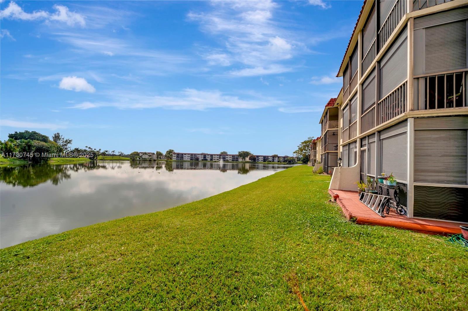 HOLLYBROOK GOLF AND TENNIS - Residential