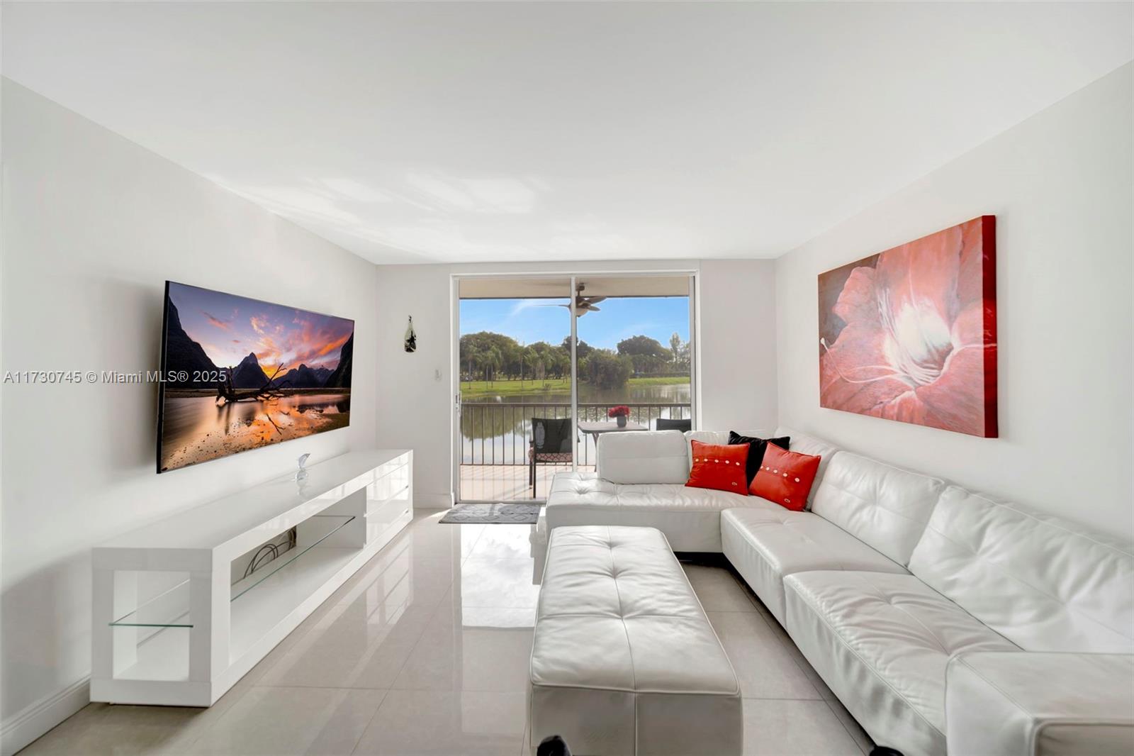 HOLLYBROOK GOLF AND TENNIS - Residential