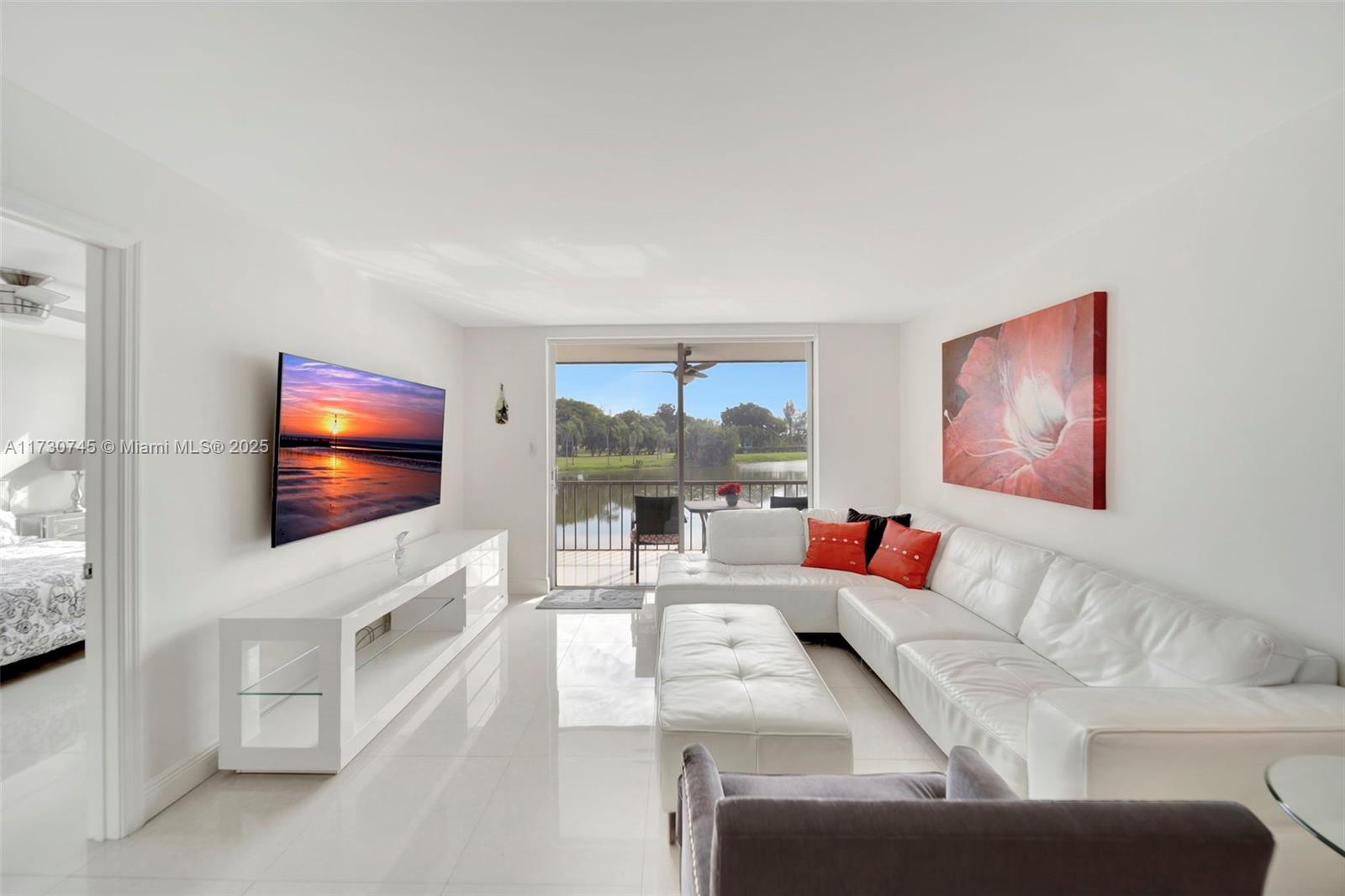 HOLLYBROOK GOLF AND TENNIS - Residential