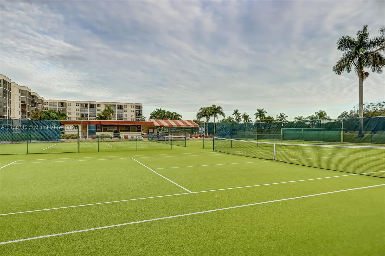 HOLLYBROOK GOLF AND TENNIS - Residential