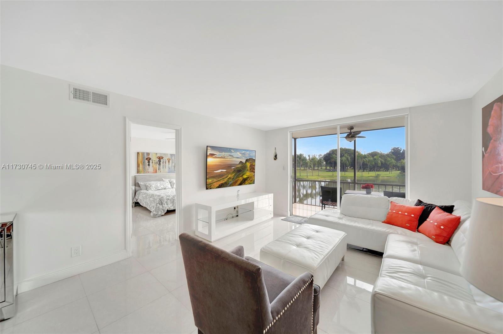 HOLLYBROOK GOLF AND TENNIS - Residential