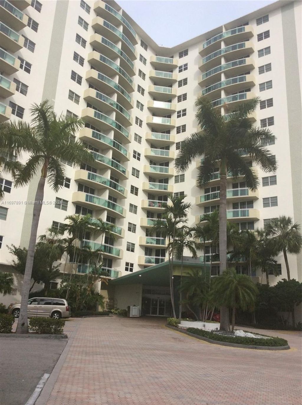 Photo of 3001 S Ocean Dr #233, Hollywood, FL 33019 (MLS # A11697891)