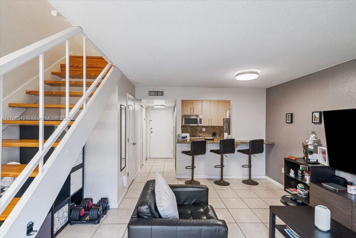 5731 NW 37th St 306