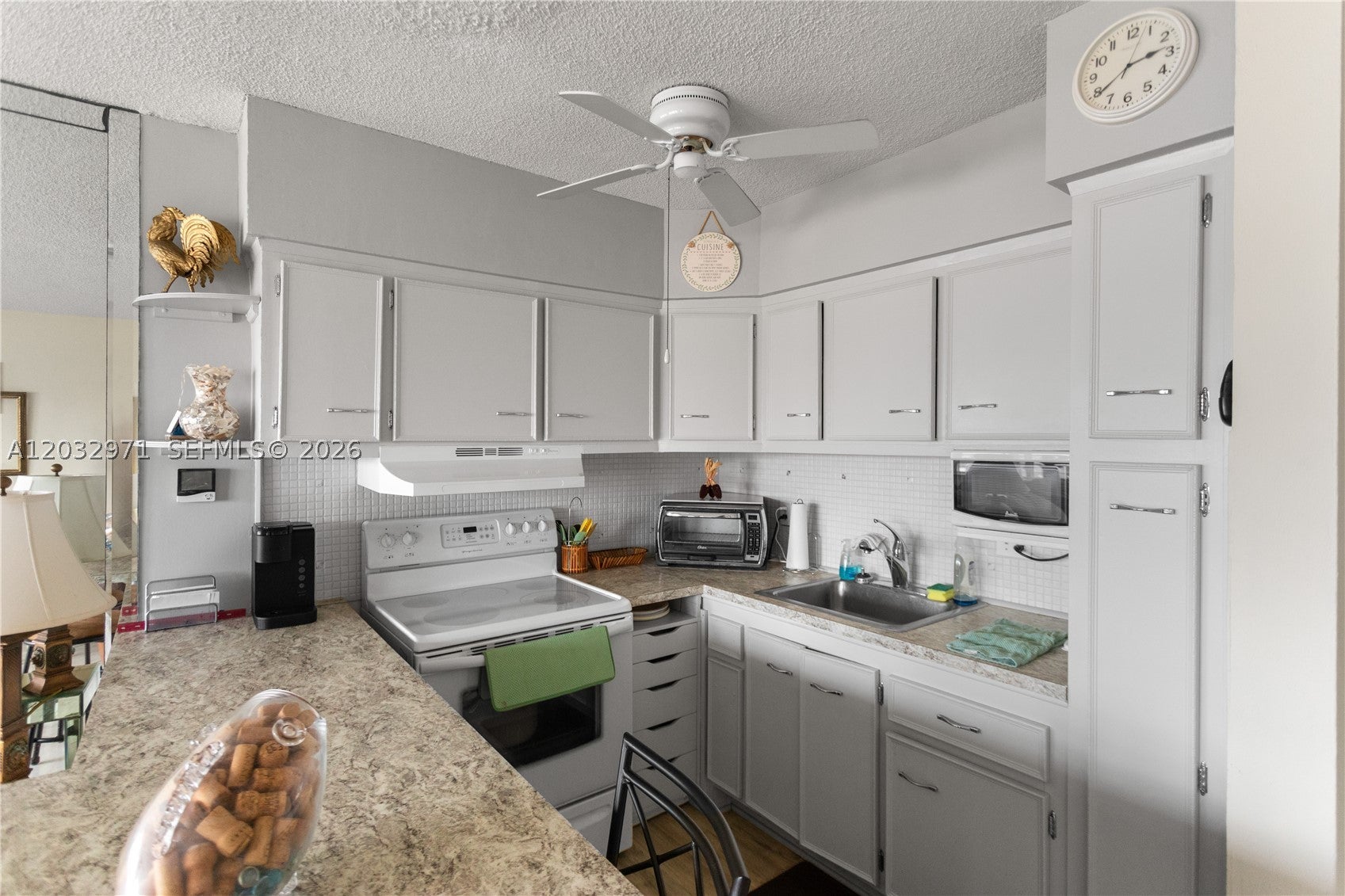 725 SW 11th Ave 12, Hallandale Beach FL 33009