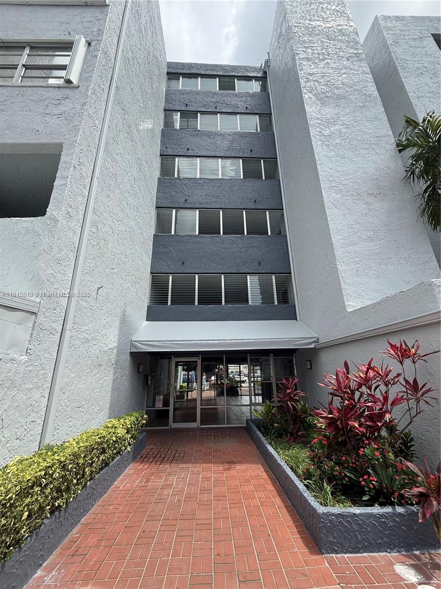 Rental Property at 750 Nw 43rd Ave 308, Miami, Broward County, Florida - Bedrooms: 3 
Bathrooms: 2  - $2,900 MO.