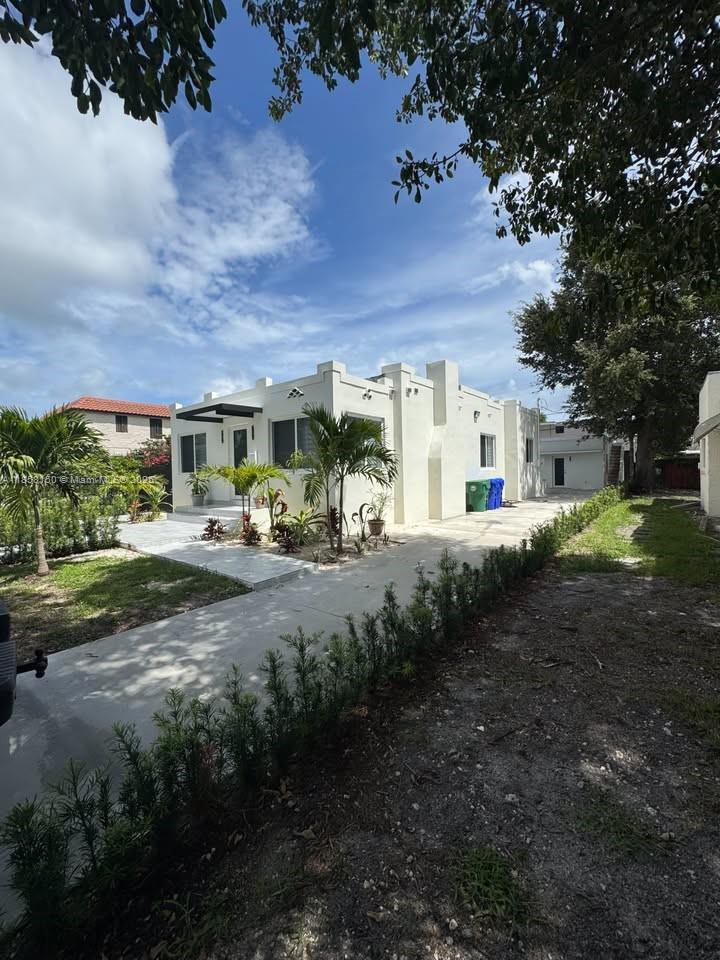 1670 SW 11th Ter