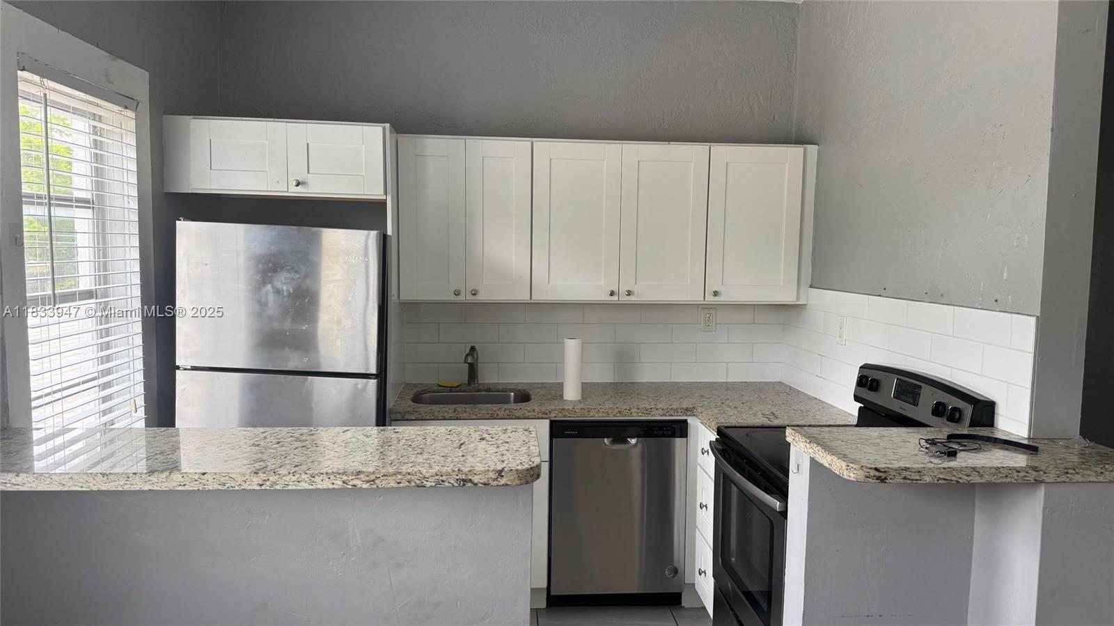 HOLLYWOOD SOUTH SIDE ADD - Residential Lease