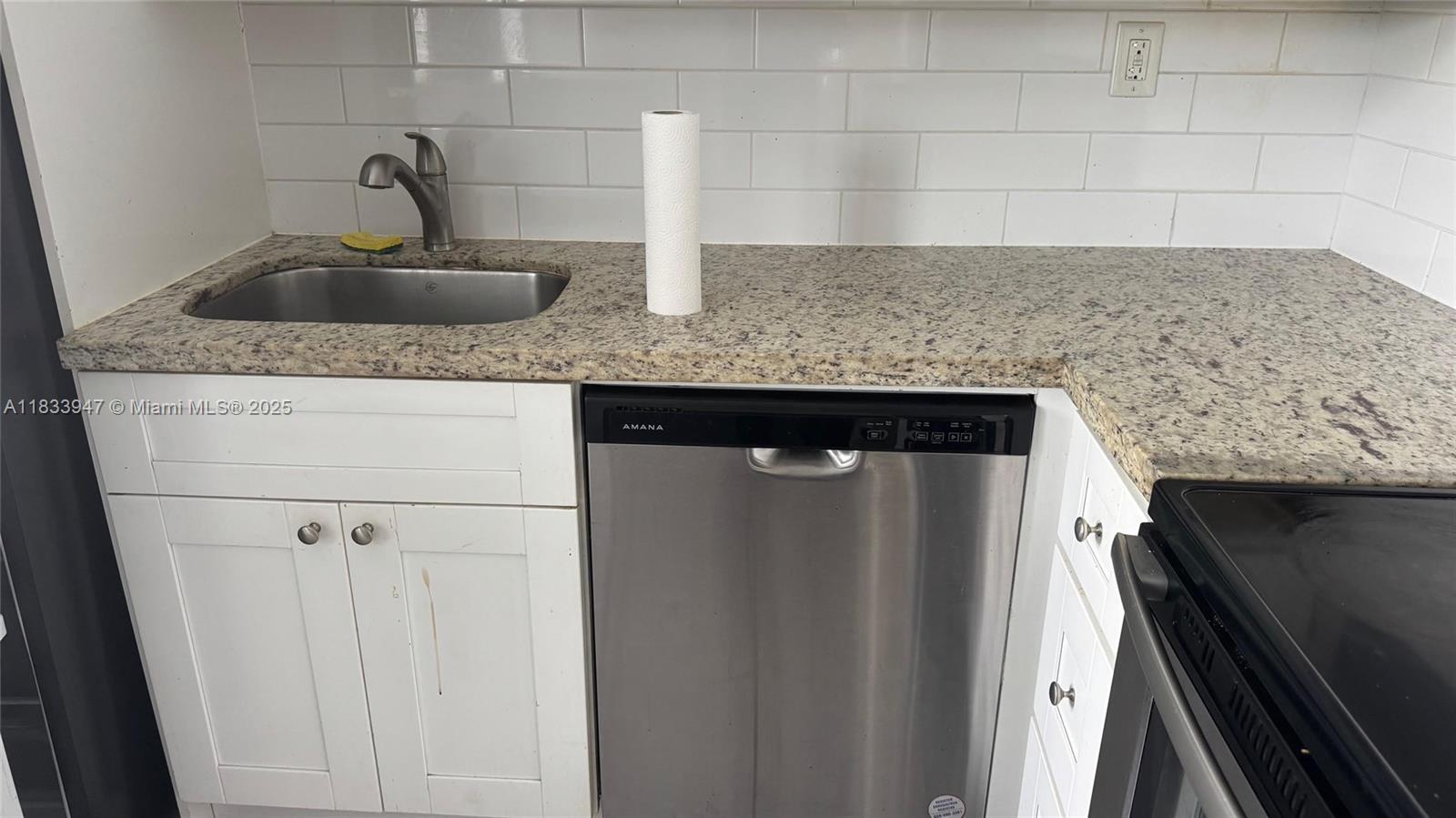 HOLLYWOOD SOUTH SIDE ADD - Residential Lease