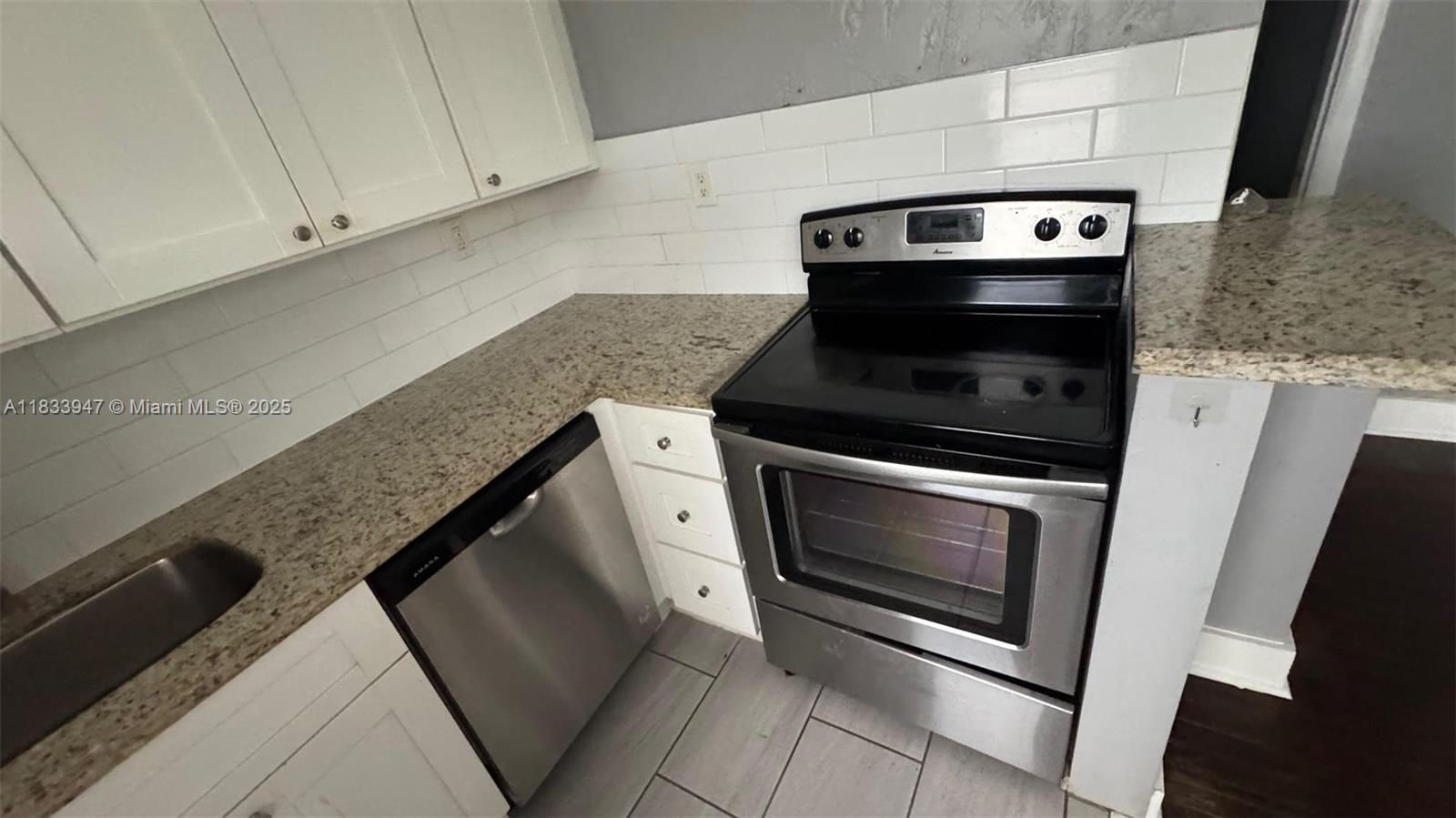 HOLLYWOOD SOUTH SIDE ADD - Residential Lease