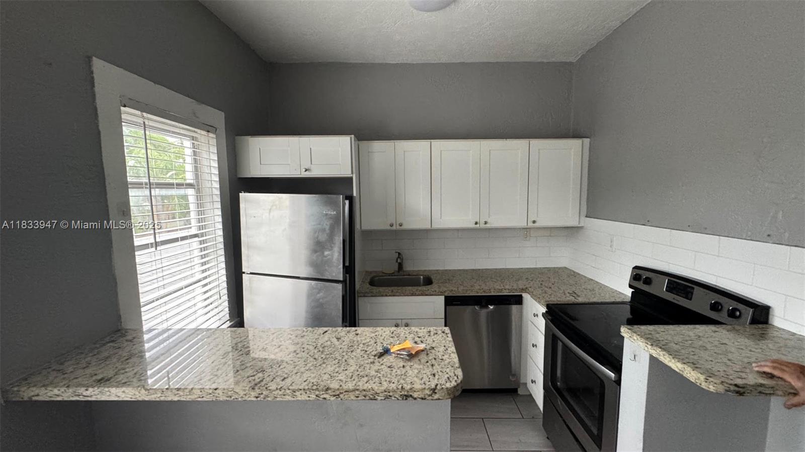 HOLLYWOOD SOUTH SIDE ADD - Residential Lease