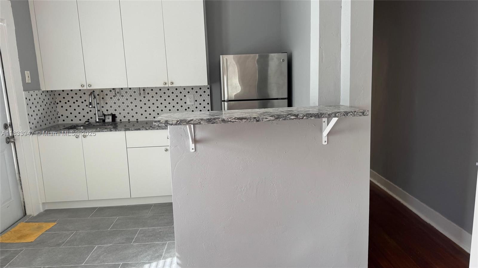 HOLLYWOOD SOUTH SIDE ADD - Residential Lease