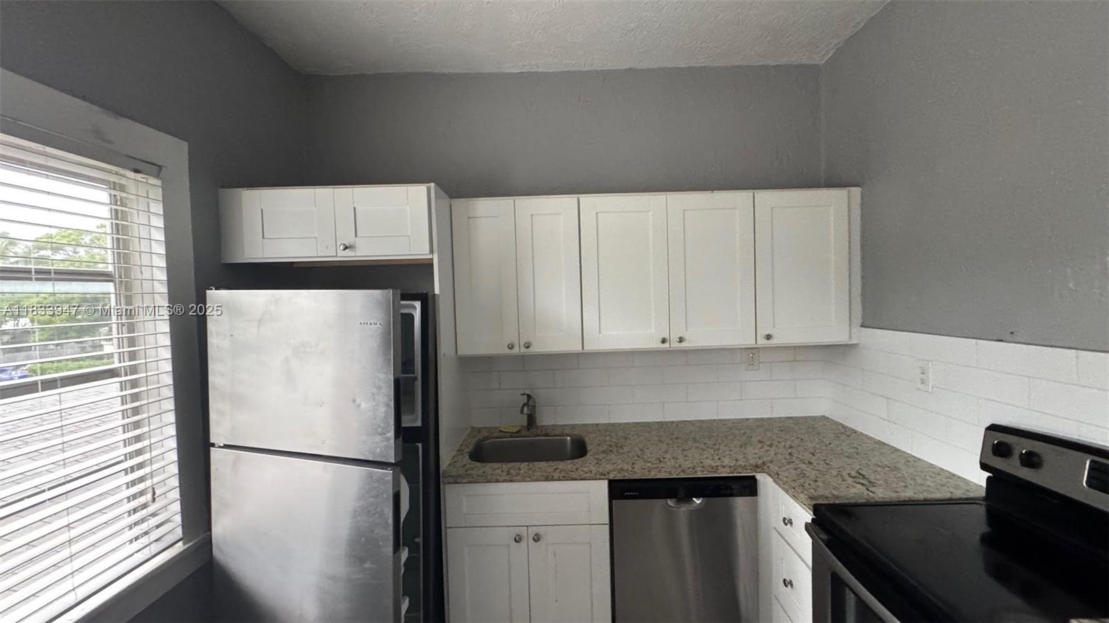 HOLLYWOOD SOUTH SIDE ADD - Residential Lease