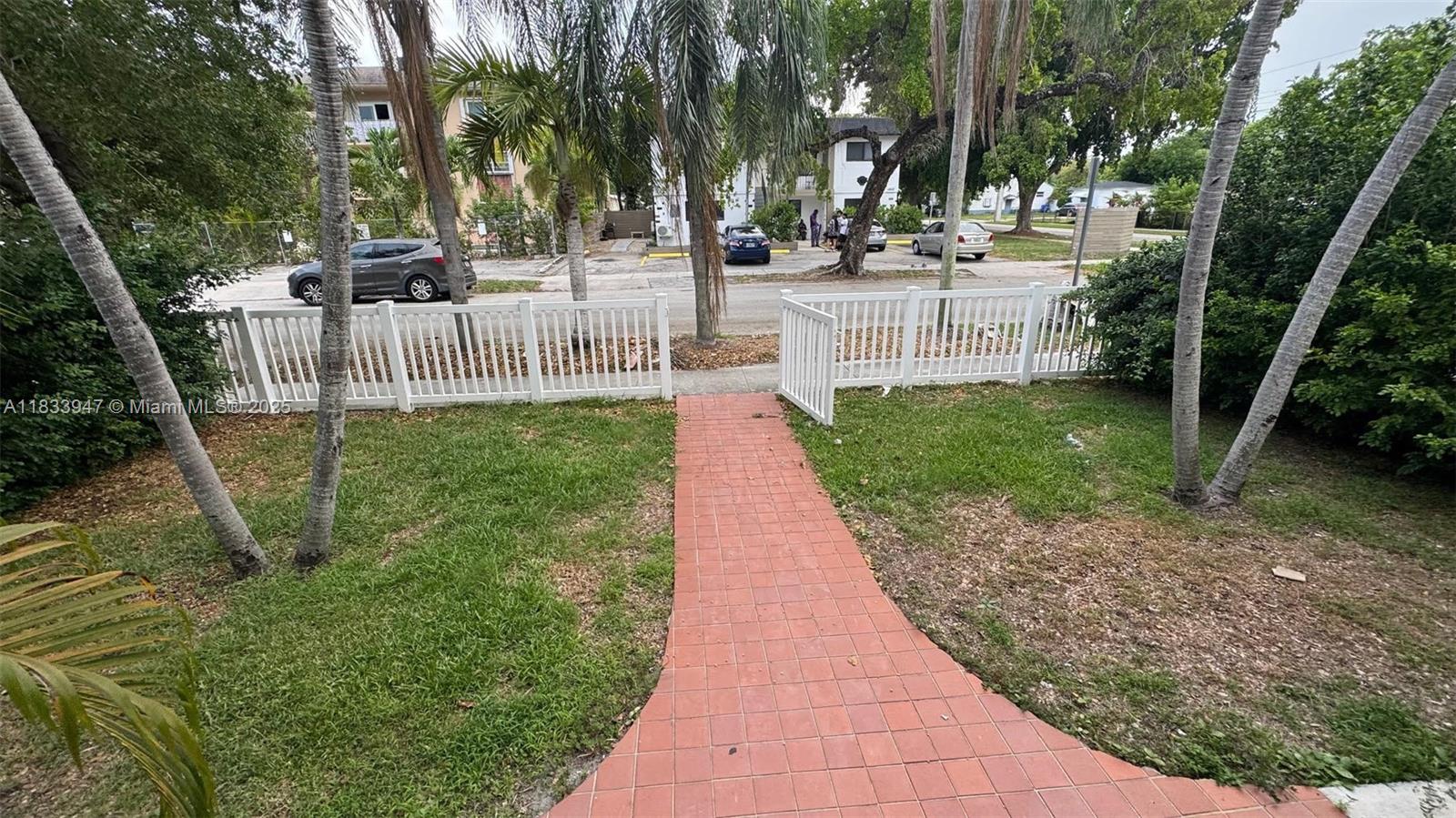 HOLLYWOOD SOUTH SIDE ADD - Residential Lease