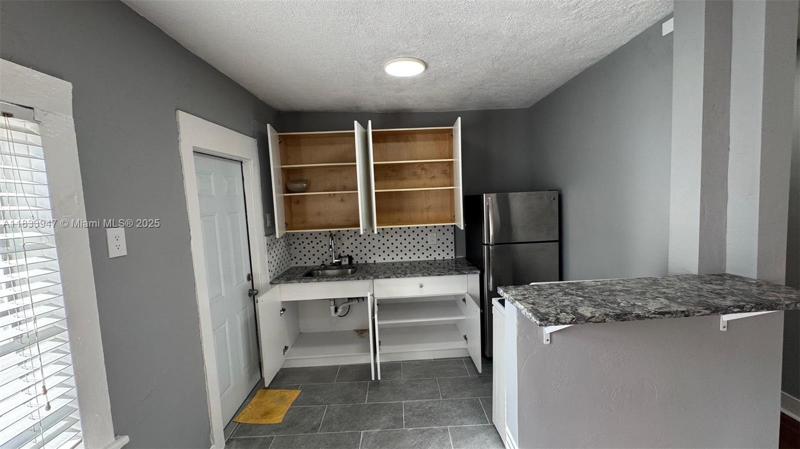 HOLLYWOOD SOUTH SIDE ADD - Residential Lease