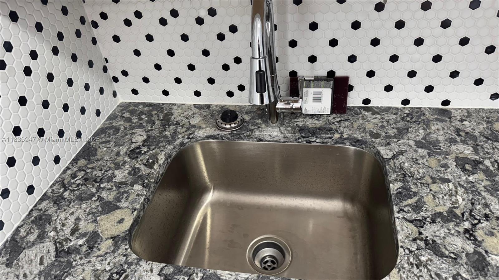 HOLLYWOOD SOUTH SIDE ADD - Residential Lease