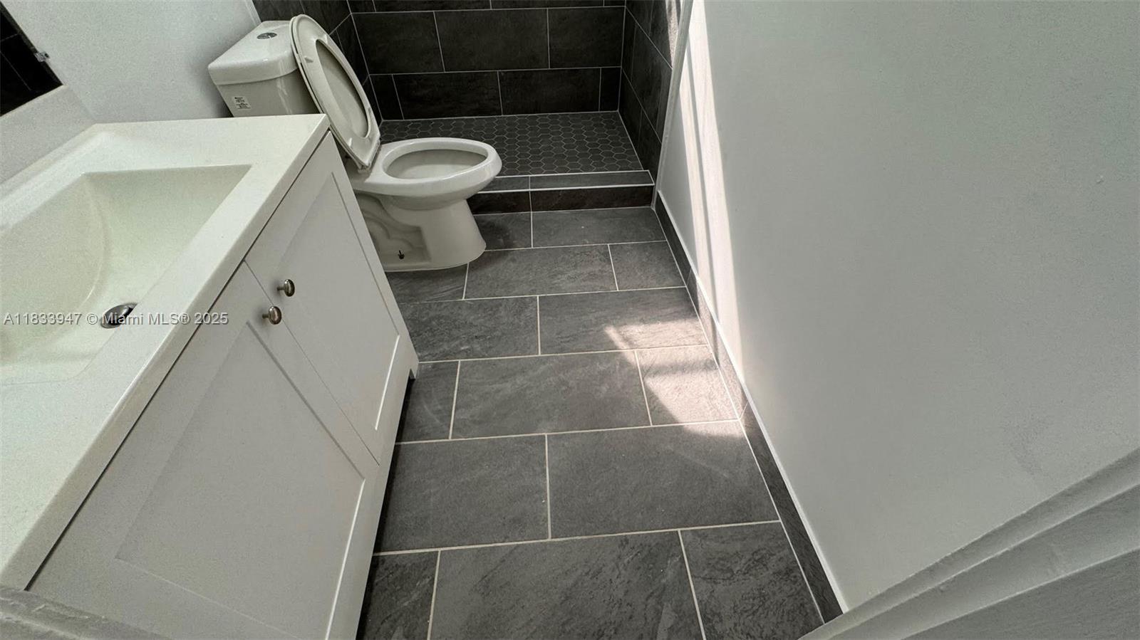 HOLLYWOOD SOUTH SIDE ADD - Residential Lease