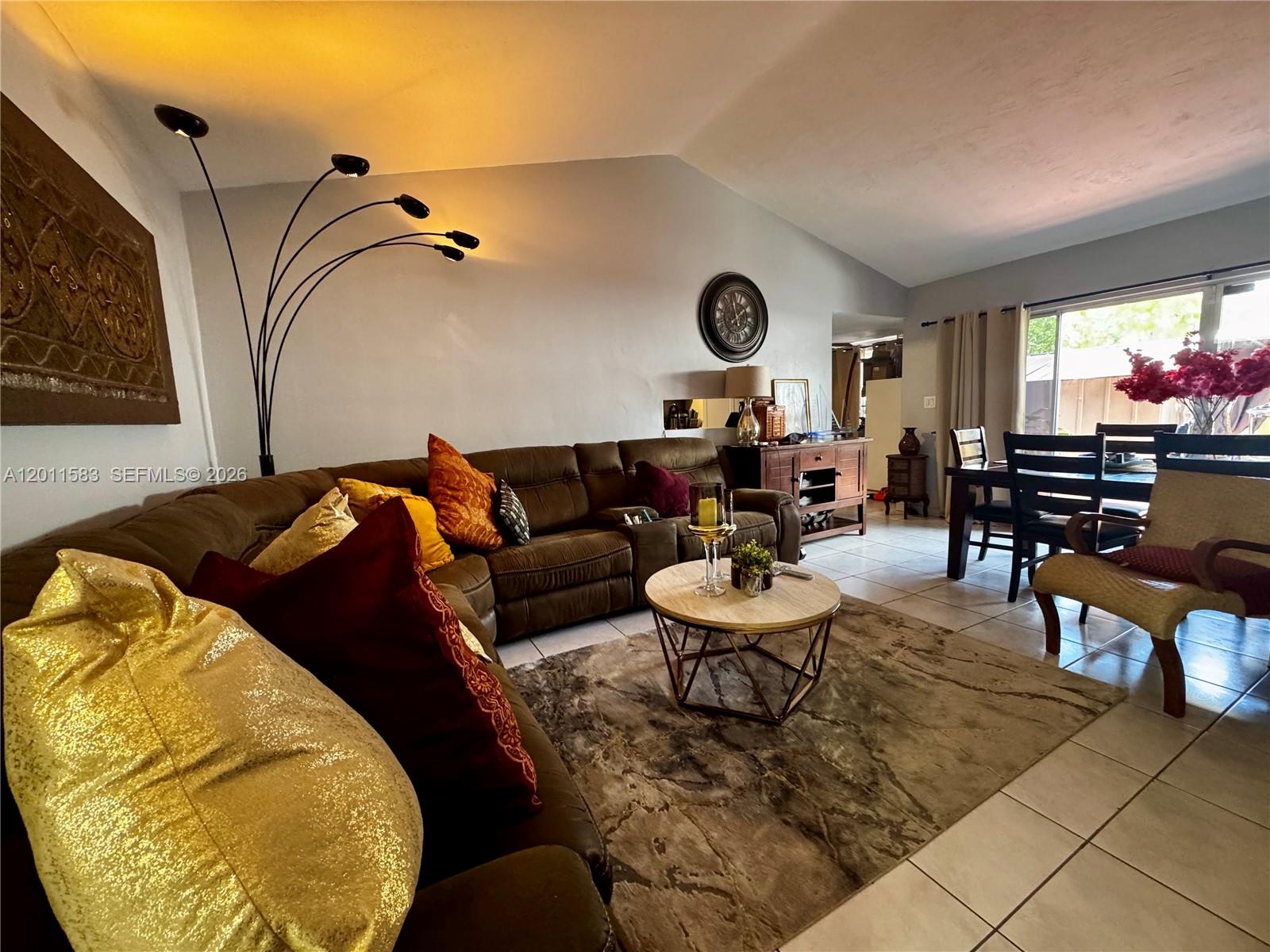 DEVON AIRE VILLAS SEC 8 - Residential