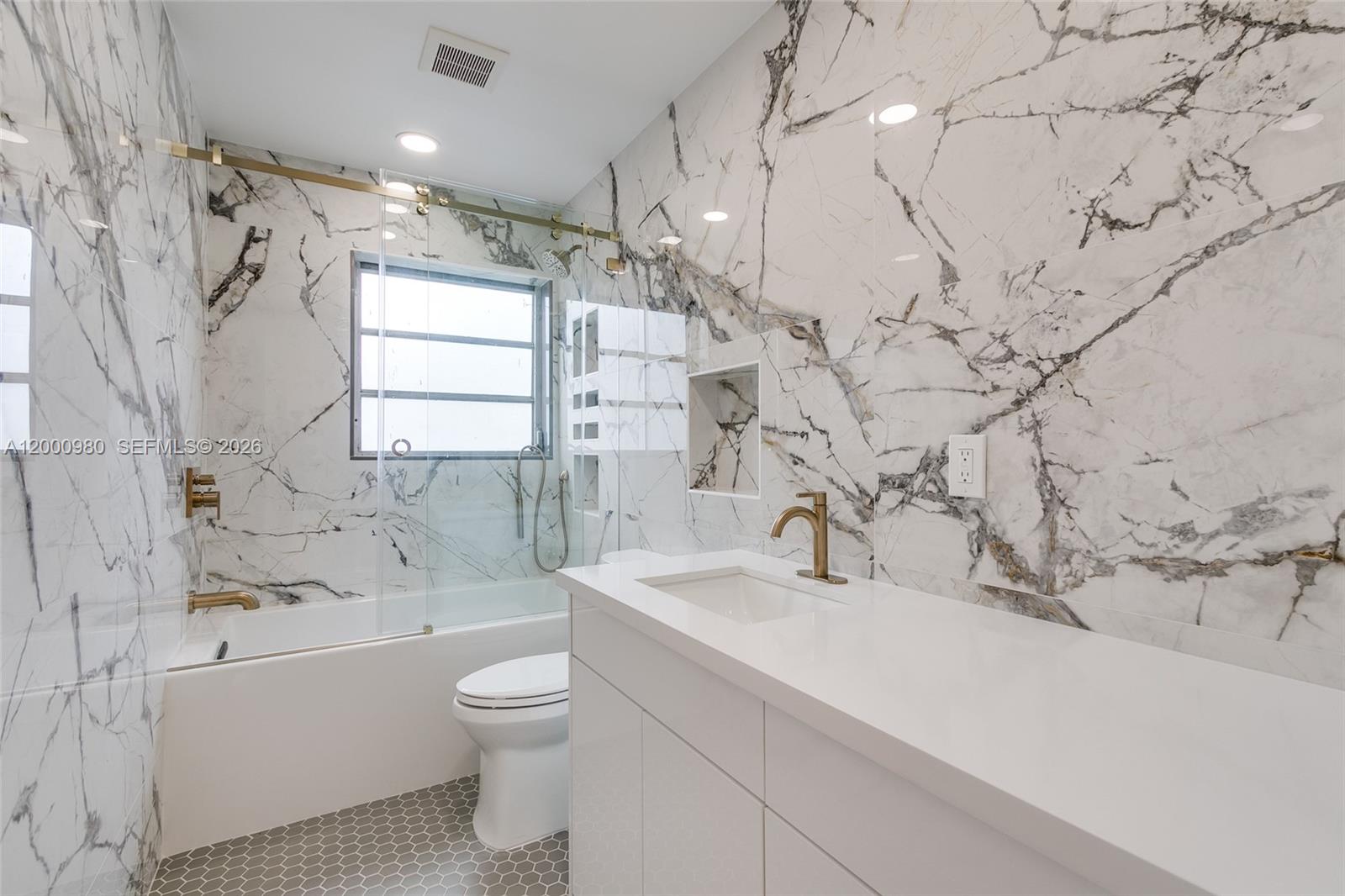 PICKWICK LAKE ESTATES SEC - Residential